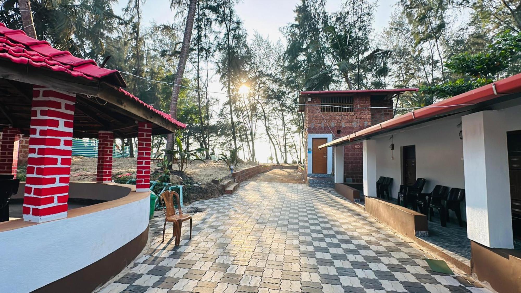 White Sand Beach Stay Resort Kumta Kültér fotó